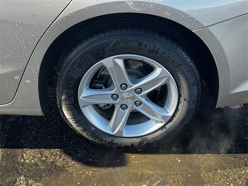 Used 2024 Chevrolet Malibu LT image 11