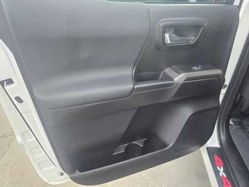 Used 2023 Toyota Tacoma TRD Sport image 18