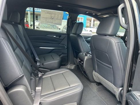 New 2026 Chevrolet Traverse LT w/ Sun and Wheel Package FWD image 33