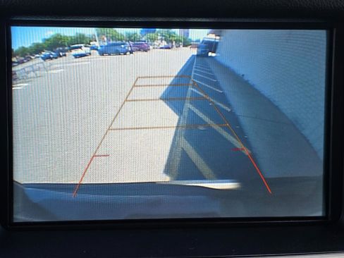 Used 2018 GMC Yukon XL SLT AWD/4WD image 25