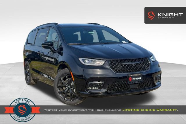 New 2026 Chrysler Pacifica Select AWD/4WD image 1