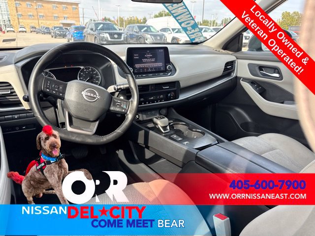 Used 2025 Nissan Rogue SV FWD image 12