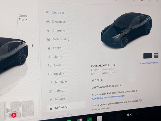 Used 2024 Tesla Model Y Long Range AWD/4WD image 10