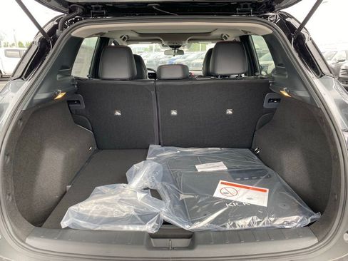 New 2025 Nissan Kicks SR w/ SR Premium Package image 31