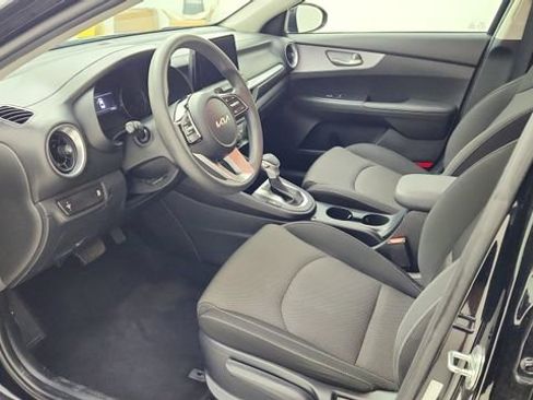 Used 2024 Kia Forte LXS FWD image 9