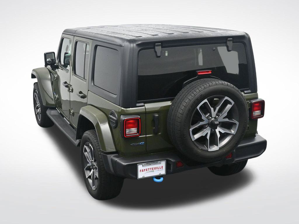 Used 2024 Jeep Wrangler Unlimited w/ Convenience Group AWD/4WD image 28