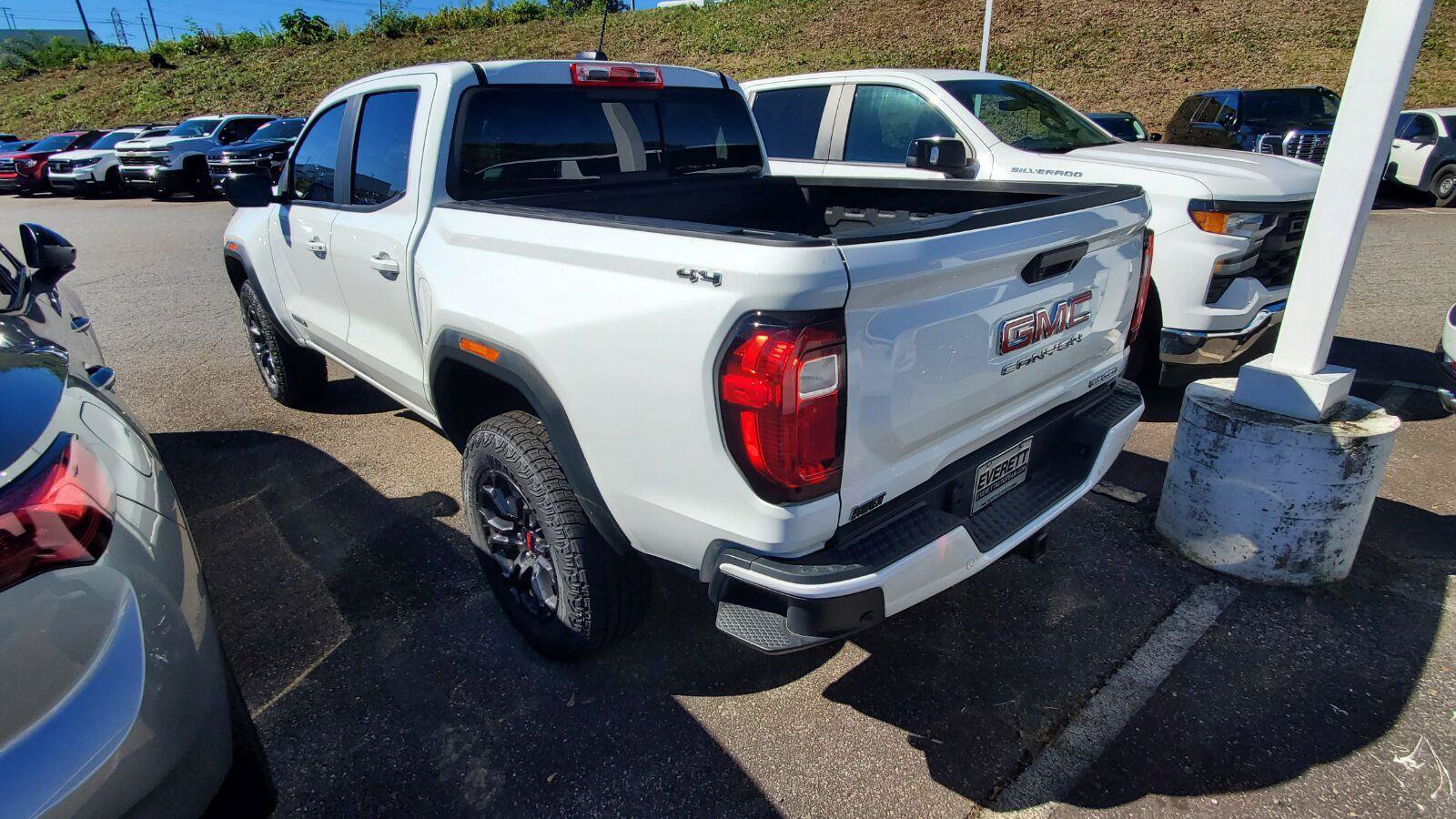 Used 2025 GMC Canyon Elevation w/ Convenience Package AWD/4WD image 8