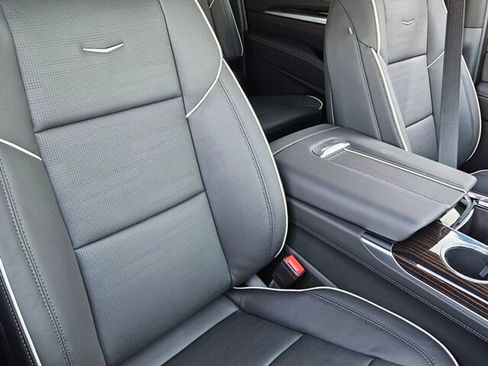 New 2026 Cadillac Escalade ESV Luxury image 18