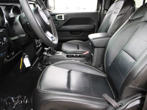 Used 2023 Jeep Wrangler Unlimited Sahara image 37