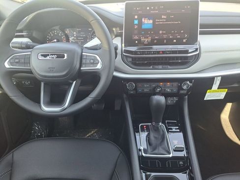 New 2026 Jeep Compass Limited image 18