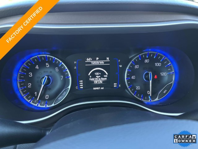 Used 2019 Chrysler Pacifica Touring-L FWD image 36