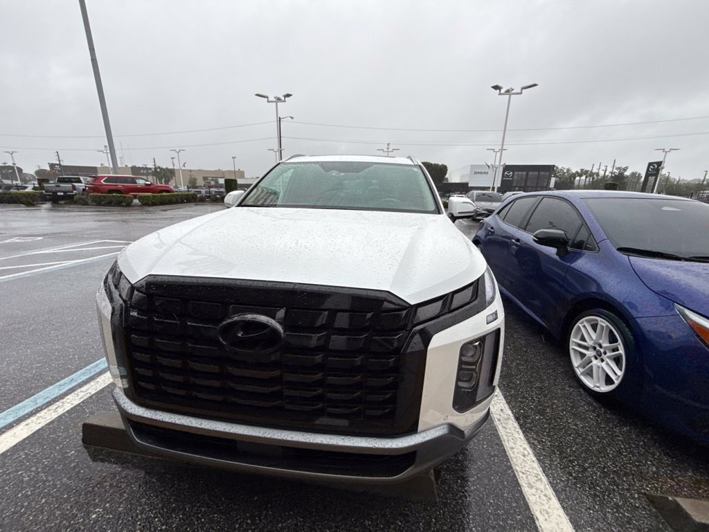 Used 2024 Hyundai Palisade Limited AWD/4WD image 3