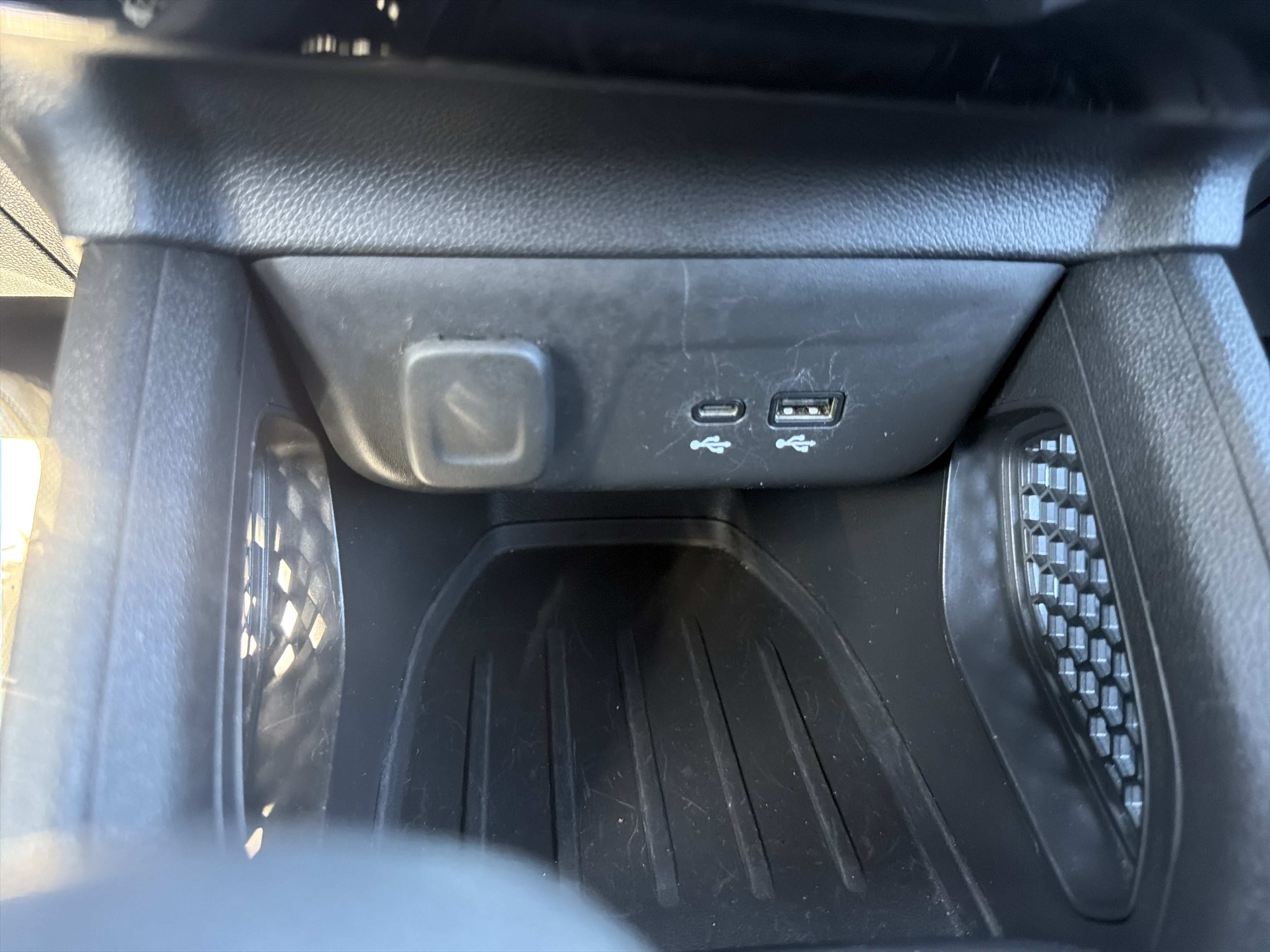 Used 2025 Chevrolet TrailBlazer LT AWD/4WD image 29