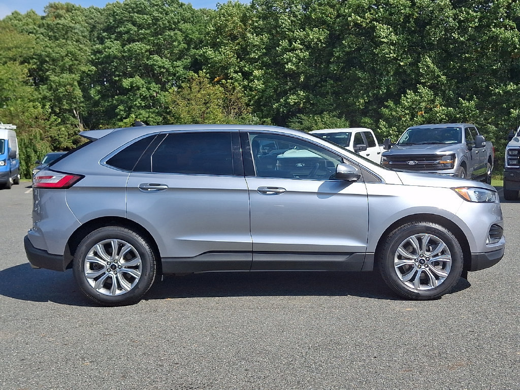 Used 2024 Ford Edge Titanium AWD/4WD image 7