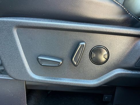 Used 2025 Ford Bronco Badlands AWD/4WD image 13
