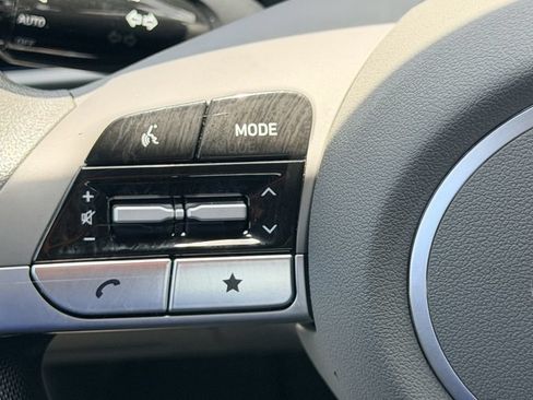 Used 2024 Hyundai Elantra SEL FWD image 21
