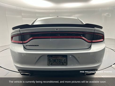 Used 2022 Dodge Charger SXT w/ Blacktop Package image 4