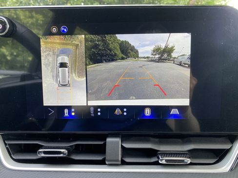 Used 2026 Chevrolet Equinox LT w/ Convenience Package II FWD image 28
