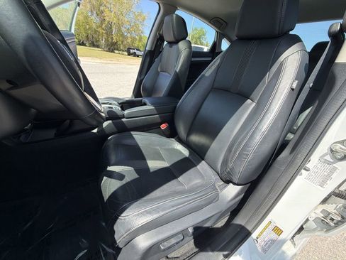 Used 2019 Honda Civic EX-L image 16