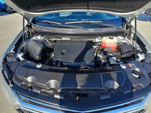 Used 2021 Chevrolet Traverse LT FWD image 29