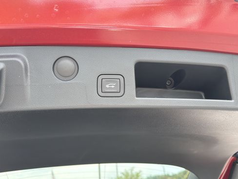 New 2026 Chevrolet Equinox LT w/ Convenience Package II AWD/4WD image 19