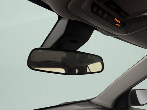 Used 2020 Chevrolet Equinox LS image 25