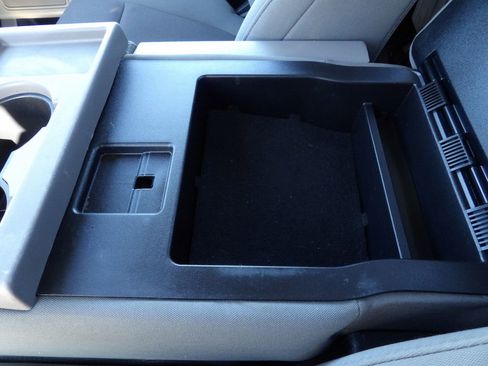 Used 2020 Ford F250 XL w/ Power Equipment Group image 26