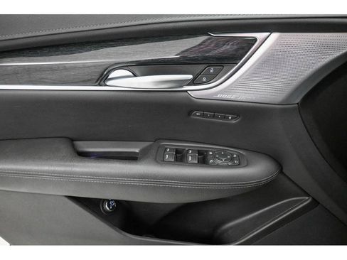 Certified 2022 Cadillac XT5 Premium Luxury image 8