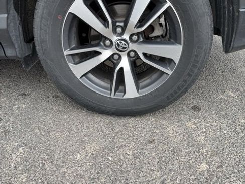 Used 2018 Toyota RAV4 XLE image 10