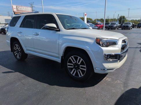 Used 2022 Toyota 4Runner Limited AWD/4WD image 7