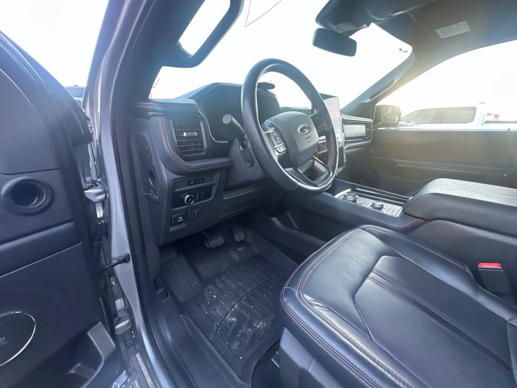 Used 2023 Ford Expedition Limited AWD/4WD image 14