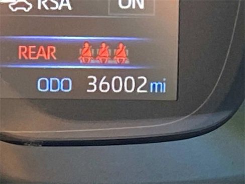 Used 2022 Toyota Corolla LE image 17