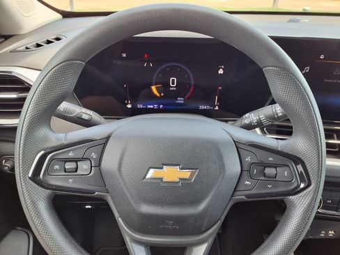 Used 2025 Chevrolet TrailBlazer LT AWD/4WD image 12