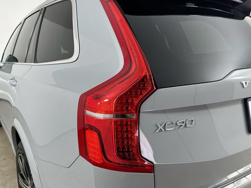 Used 2025 Volvo XC90 B6 Plus w/ Protection Package Premier AWD/4WD image 12