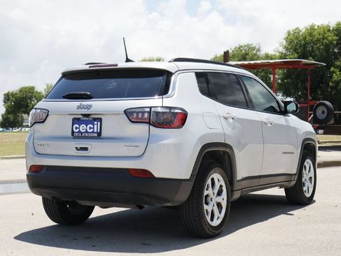 Used 2024 Jeep Compass Latitude AWD/4WD image 30