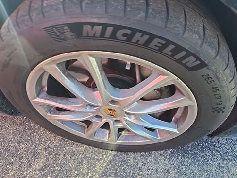 Used 2018 Porsche Panamera 4S image 10