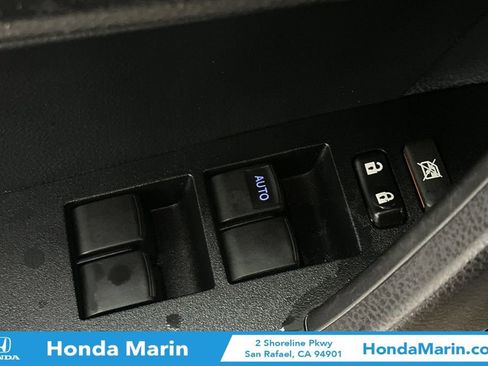 Used 2015 Toyota Corolla S image 14