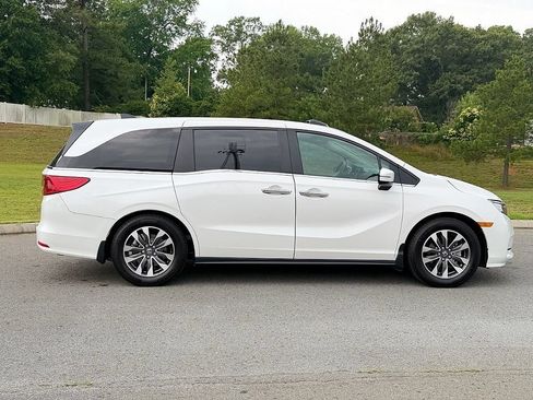 Used 2024 Honda Odyssey EX-L image 2