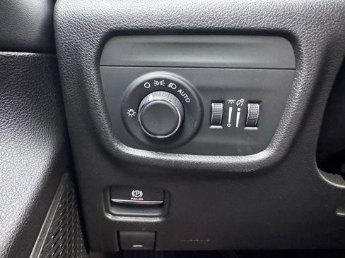 Used 2024 Jeep Grand Cherokee L Laredo image 37