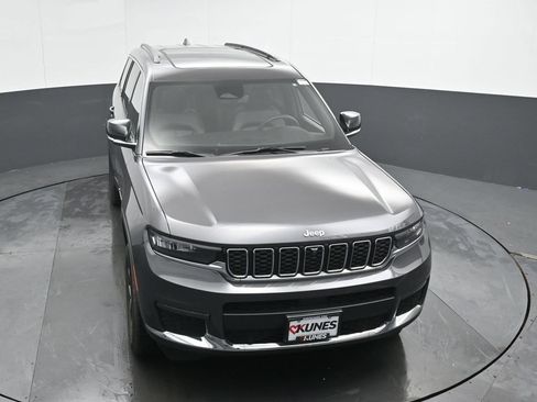 Used 2024 Jeep Grand Cherokee L Limited w/ Luxury Tech Group II AWD/4WD image 36