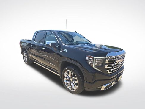 Used 2023 GMC Sierra 1500 Denali w/ Denali Reserve Package AWD/4WD image 3