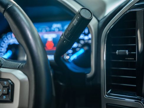 Certified 2022 Ford F250 Lariat w/ Black Appearance Package image 36