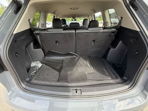 Used 2025 Volkswagen Atlas SE FWD image 18