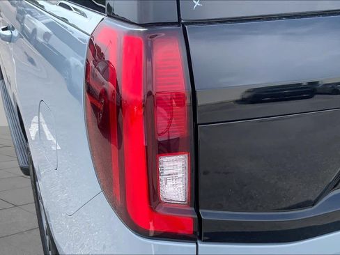 Used 2025 Ford Expedition Active AWD/4WD image 28