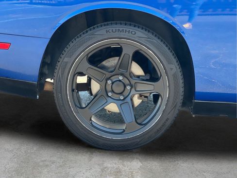 Used 2012 Dodge Challenger R/T RWD image 26