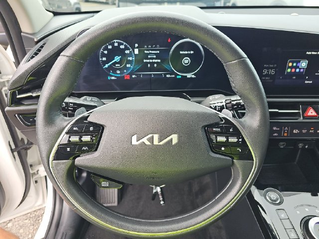Used 2024 Kia Niro Wind w/ Wind Preserve Package FWD image 12