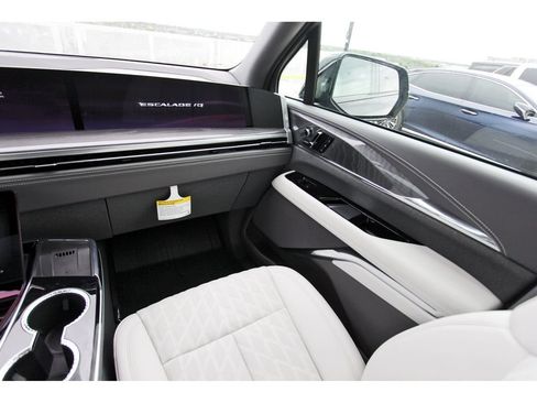 New 2026 Cadillac Escalade IQ Luxury 1 AWD/4WD image 10