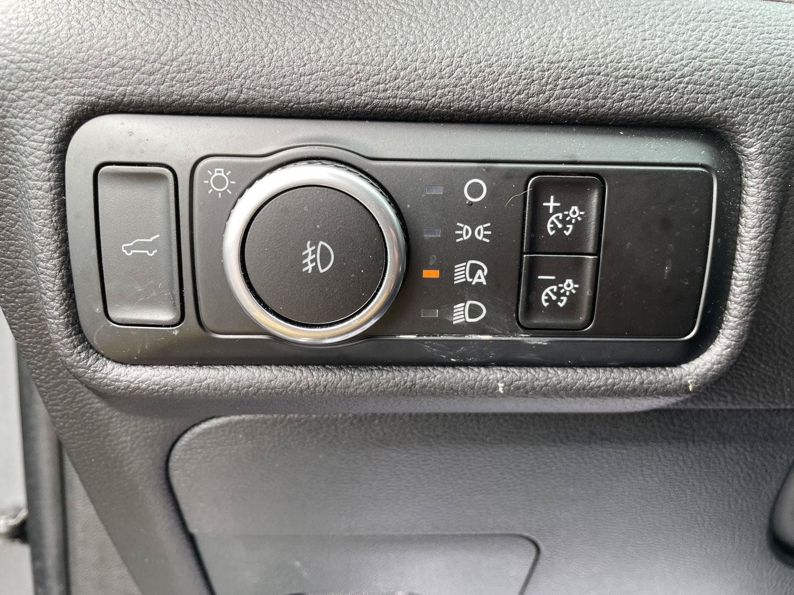 Used 2024 Ford Explorer Limited w/ Equipment Group 301A AWD/4WD image 12