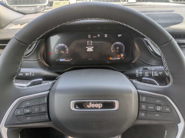 New 2027 Jeep Grand Cherokee Altitude AWD/4WD image 28