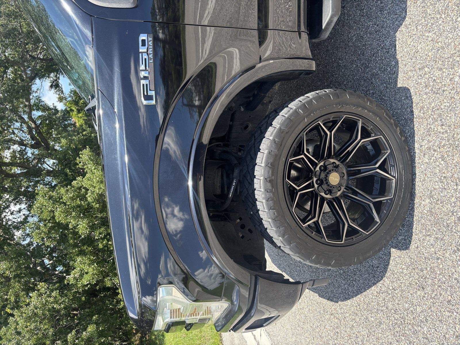 Used 2020 Ford F150 Lariat w/ Equipment Group 502A Luxury AWD/4WD image 4